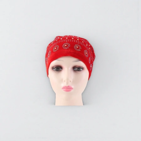 The red diamond-encrusted headscarf is fashionable and versatile. It is breathable and comfortable for women The red diamond-encrusted headscarf is fashionable and versatile. It is breathable and comfortable for women